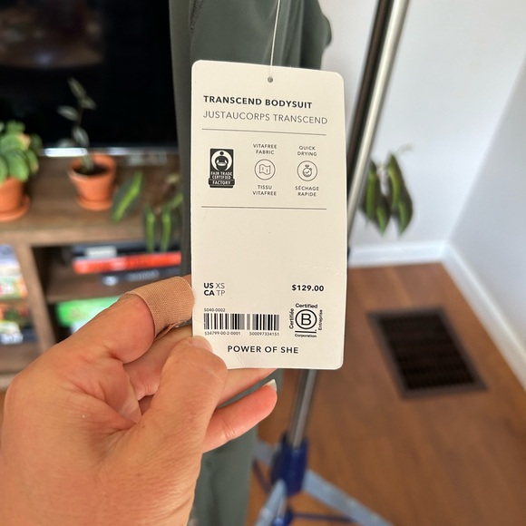 NWT Athleta Transcend bodysuit in Bali green XS - Picture 9 of 14